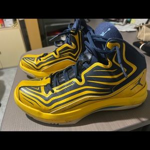 Authentic Jordan sneakers, Navy and Yellow